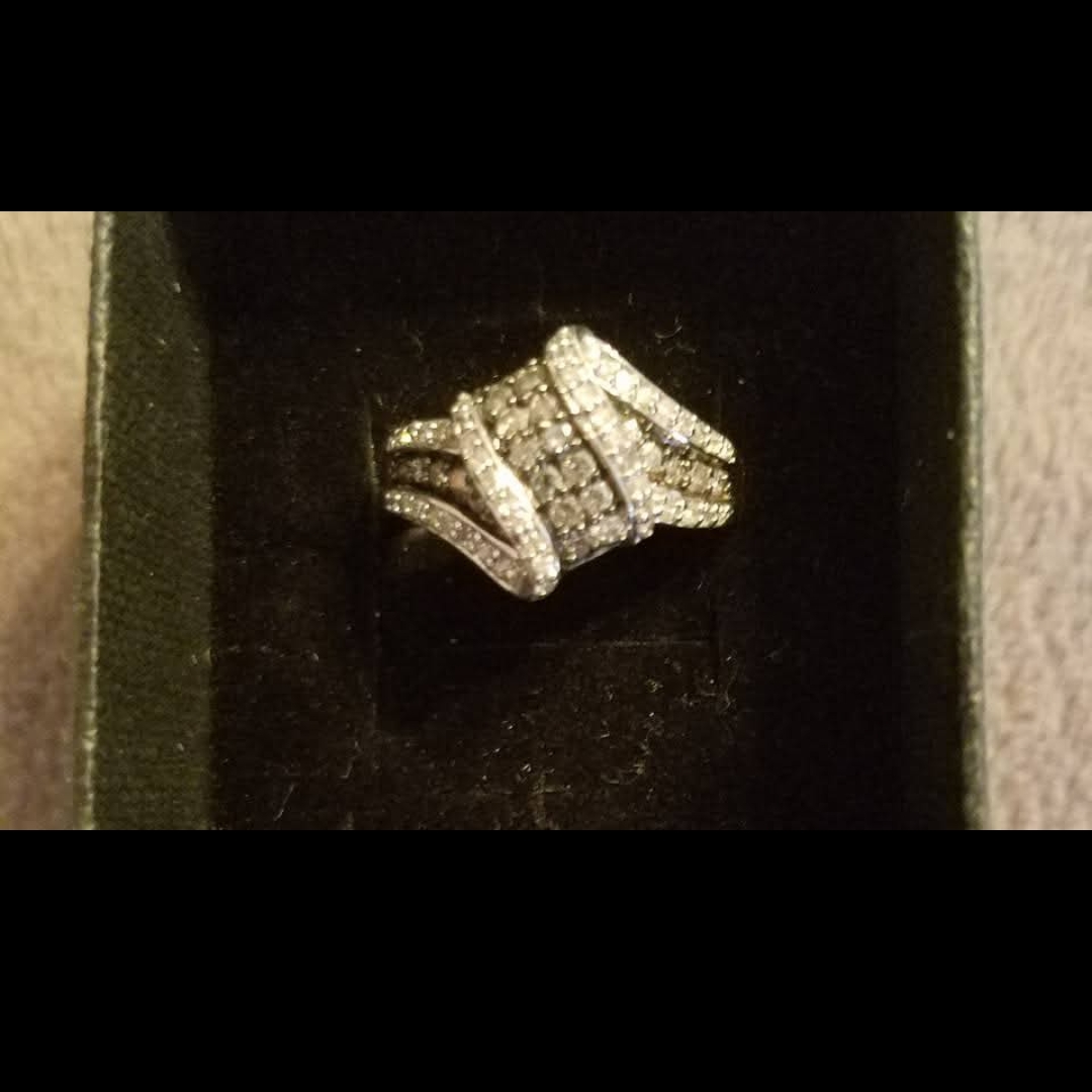 Champagne And White Diamonds